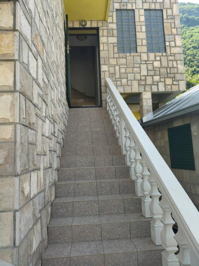 Apartment Ksenija Kotor Eksteriør bilde