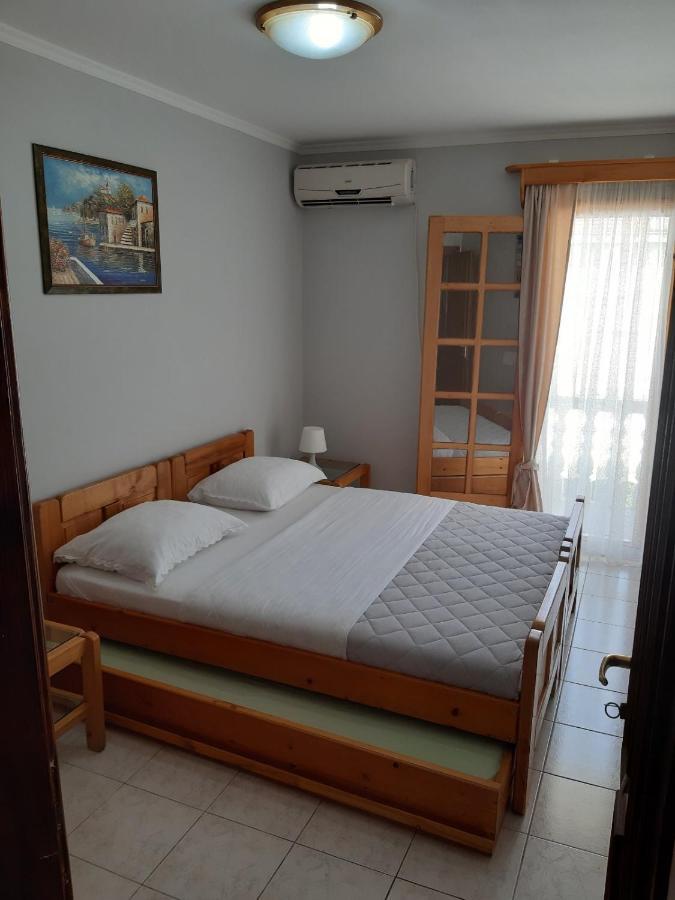Apartment Ksenija Kotor Eksteriør bilde