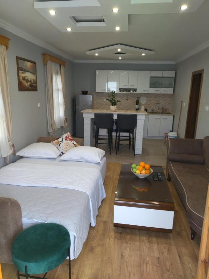 Apartment Ksenija Kotor Eksteriør bilde