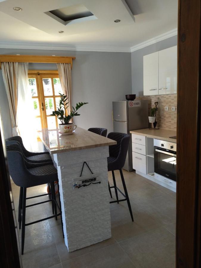 Apartment Ksenija Kotor Eksteriør bilde