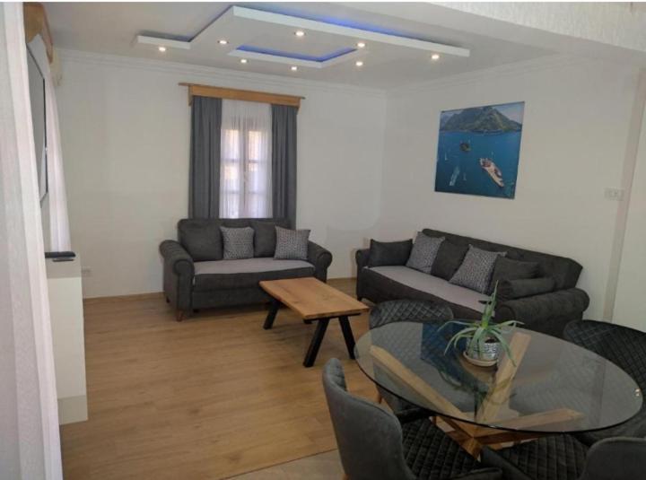 Apartment Ksenija Kotor Eksteriør bilde