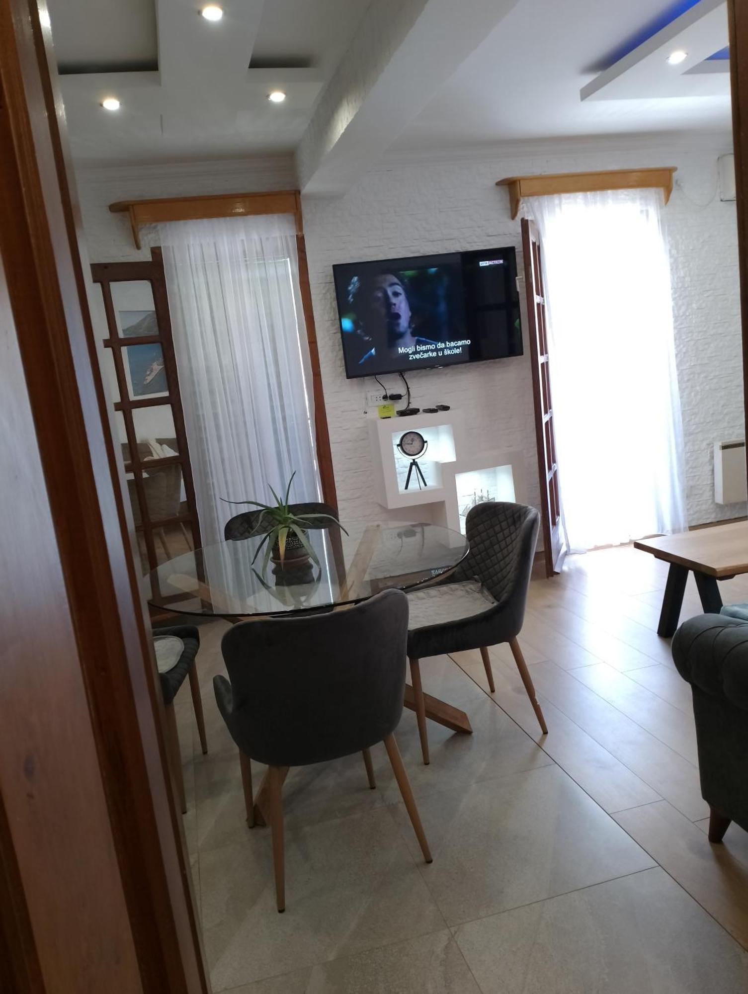 Apartment Ksenija Kotor Eksteriør bilde